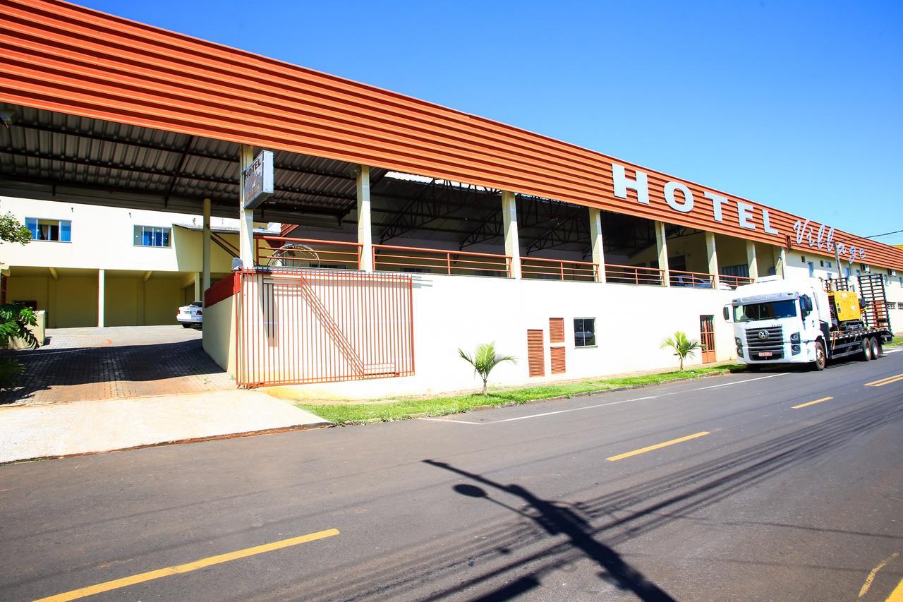 Hotel Village Пато Бранко Екстериор снимка